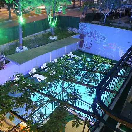 Отель Avalon 3*